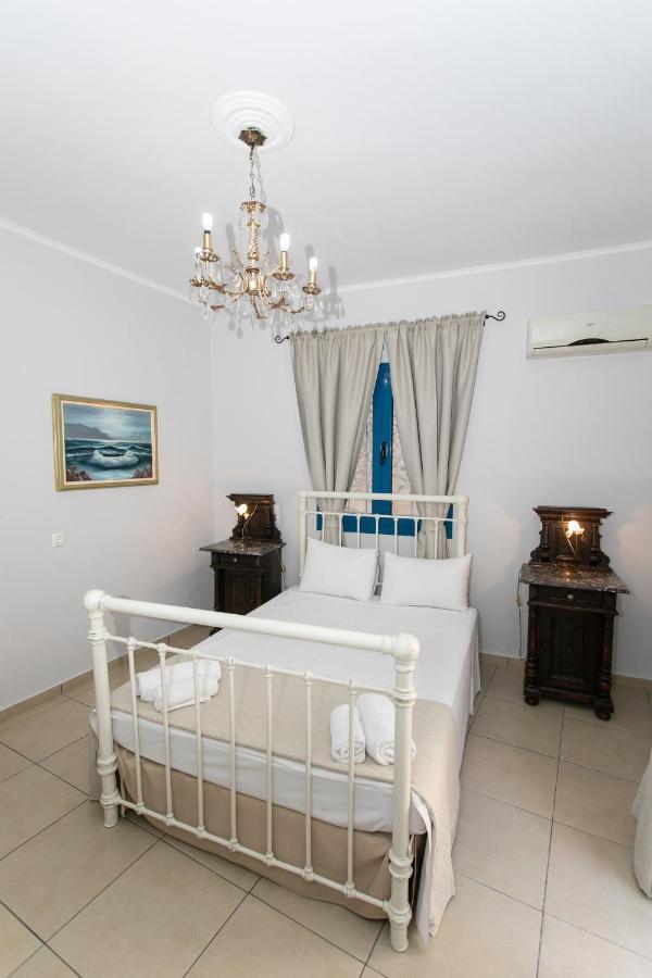 The Old Town Hall Parga Luaran gambar